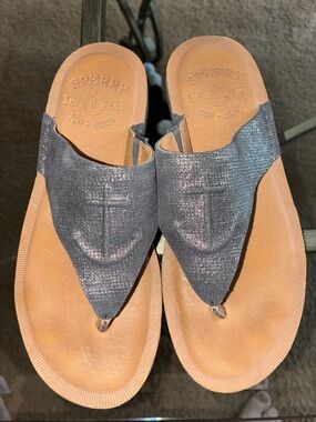 Speedy top sider thongs
